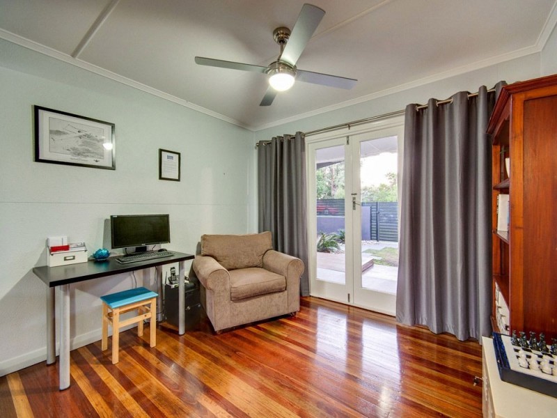 69 Yanderra Avenue, Arana Hills QLD 4054