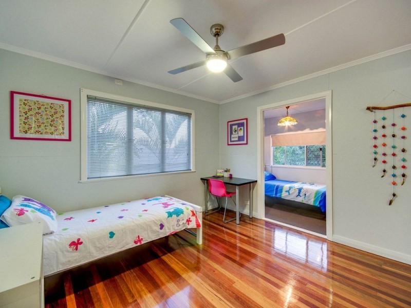 69 Yanderra Avenue, Arana Hills QLD 4054