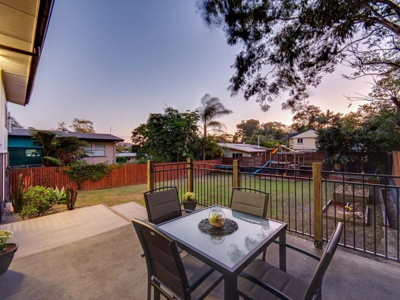 69 Yanderra Avenue, Arana Hills QLD 4054