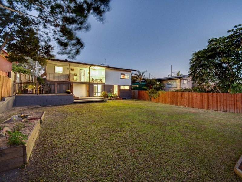 69 Yanderra Avenue, Arana Hills QLD 4054