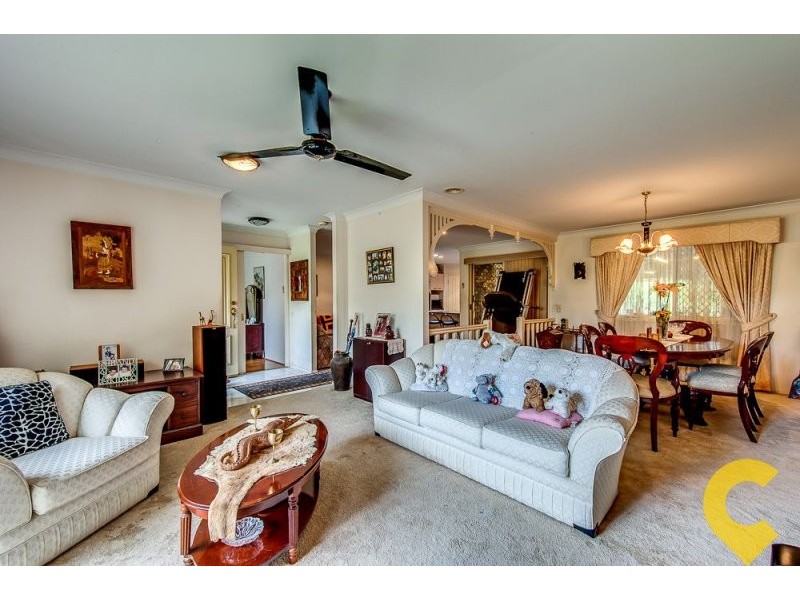 15 Leopard Tree Cl, Sinnamon Park QLD 4073