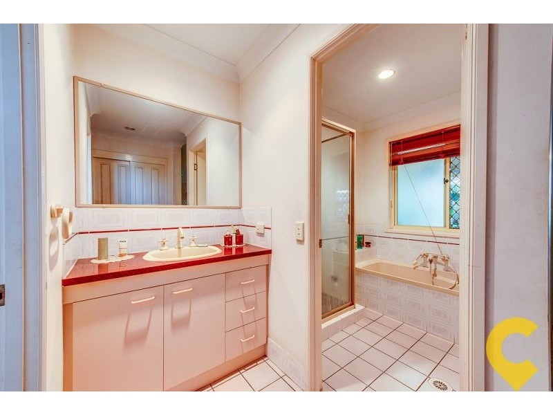15 Leopard Tree Cl, Sinnamon Park QLD 4073
