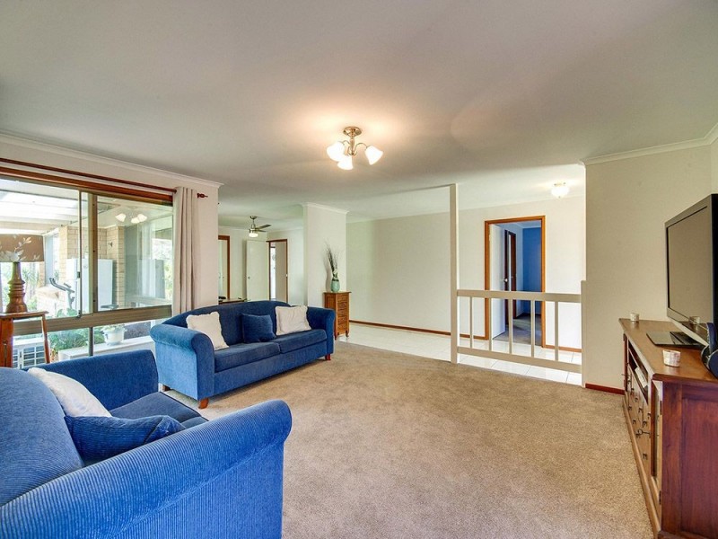 5 Weyba Court, Petrie QLD 4502