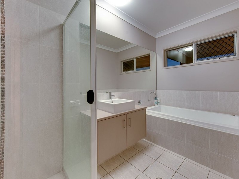 3 Larapinta Circuit, Parkinson QLD 4115