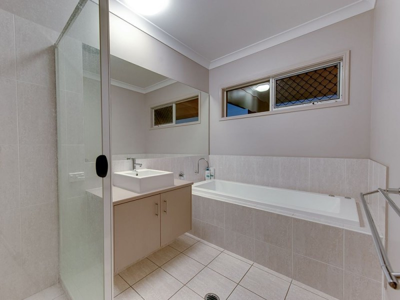 3 Larapinta Circuit, Parkinson QLD 4115