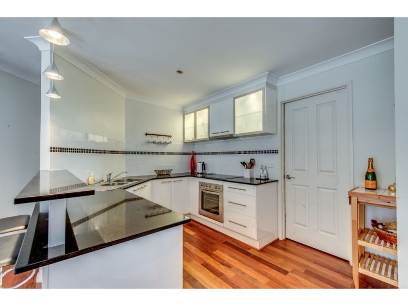 19 Overland Drive, Edens Landing QLD 4207