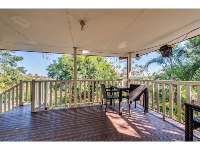 19 Overland Drive, Edens Landing QLD 4207