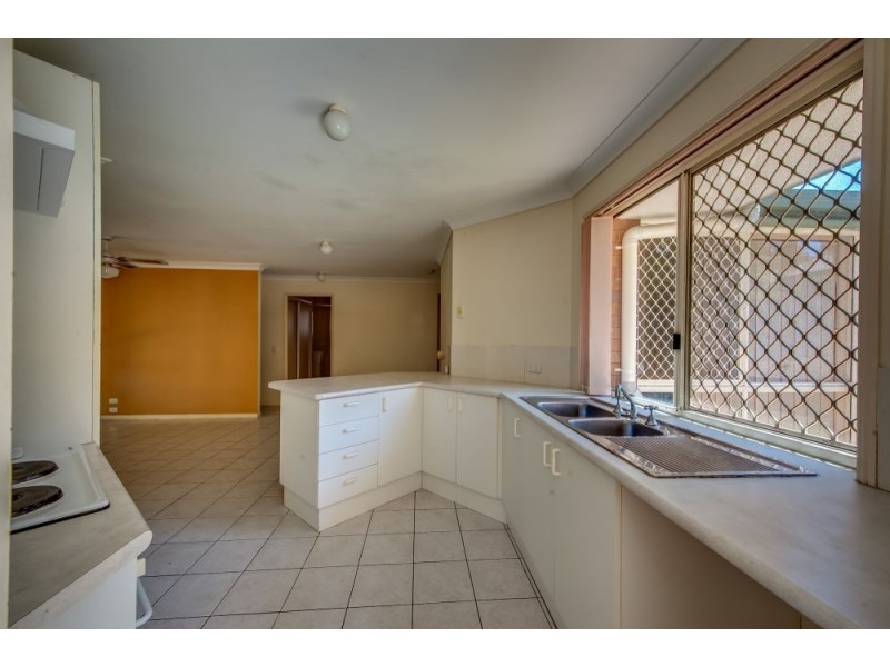 42 Settlers Circuit, Forest Lake QLD 4078