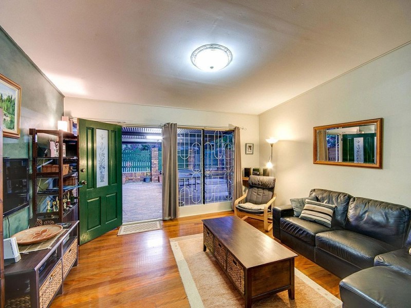 11 Allara Crescent, Ferny Hills QLD 4055