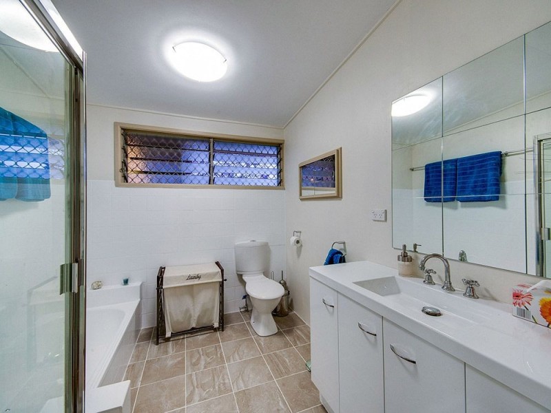 11 Allara Crescent, Ferny Hills QLD 4055