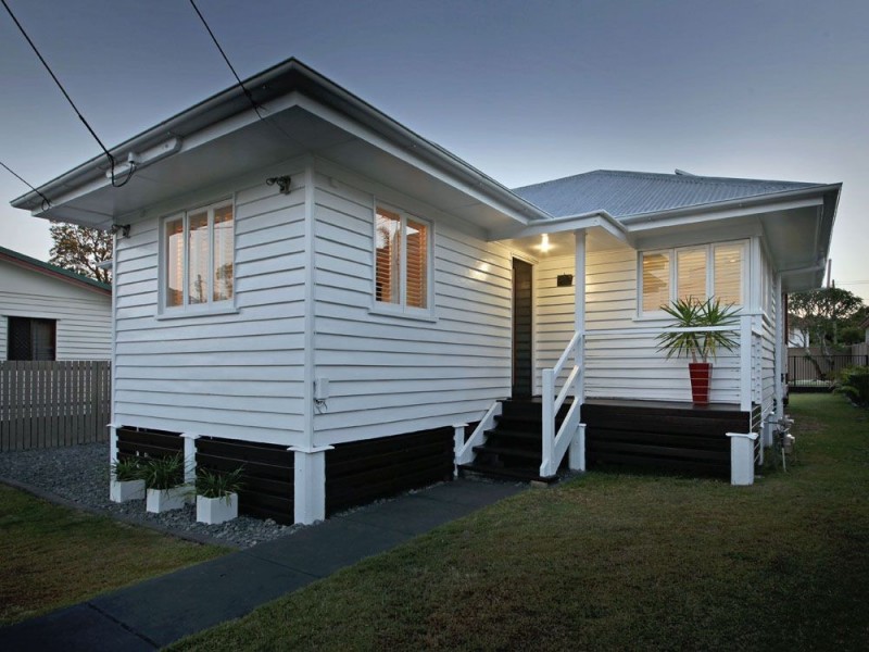 15 Kenbarry Street, Brighton QLD 4017