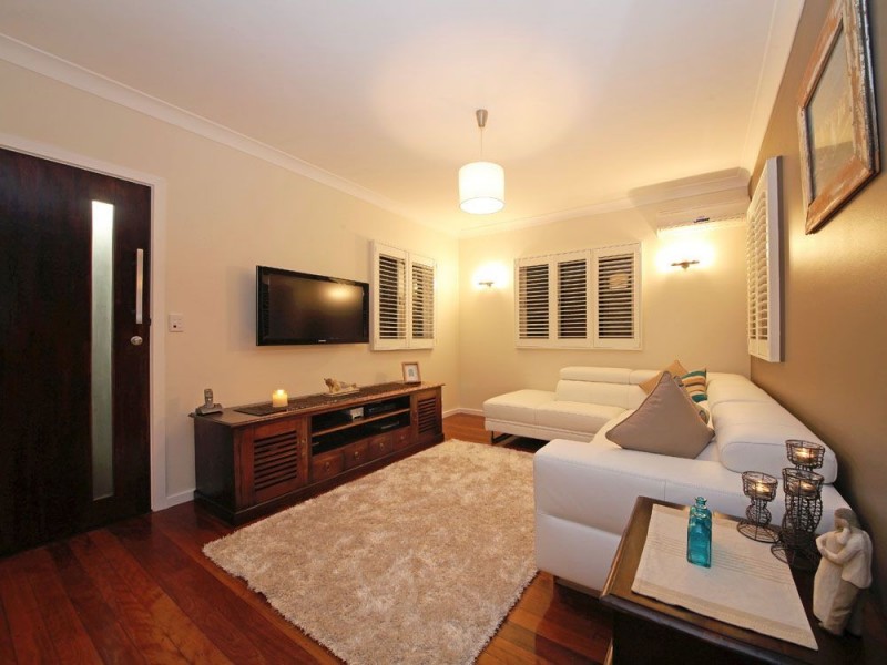 15 Kenbarry Street, Brighton QLD 4017