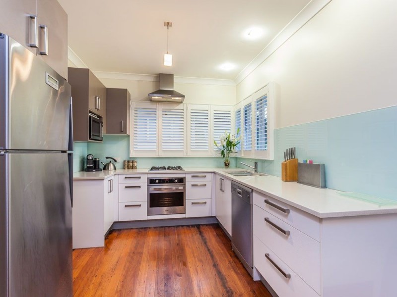 15 Kenbarry Street, Brighton QLD 4017