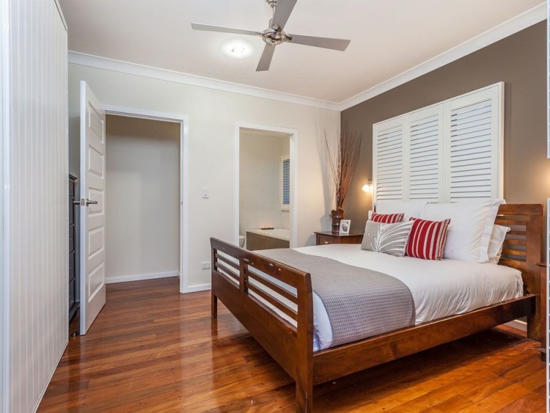 15 Kenbarry Street, Brighton QLD 4017