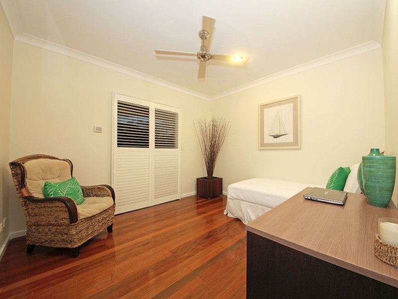 15 Kenbarry Street, Brighton QLD 4017