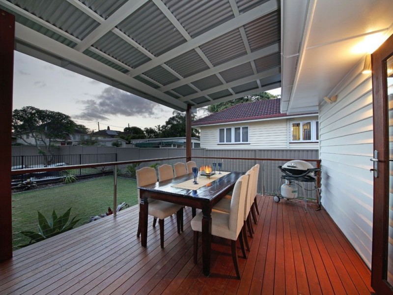 15 Kenbarry Street, Brighton QLD 4017