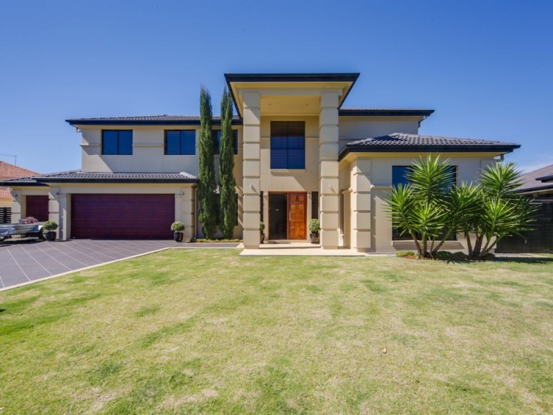 6 The Avenue, Windaroo QLD 4207