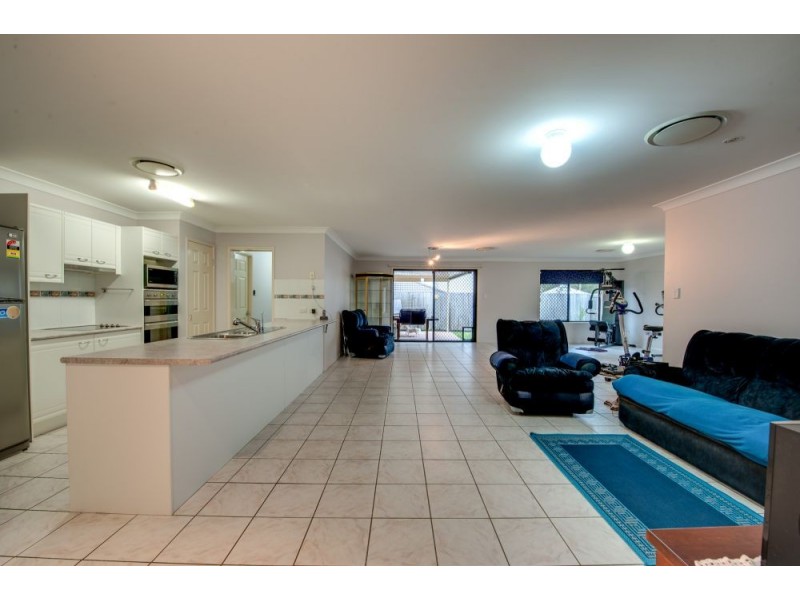 4 Labelle Street, Springfield Lakes QLD 4300