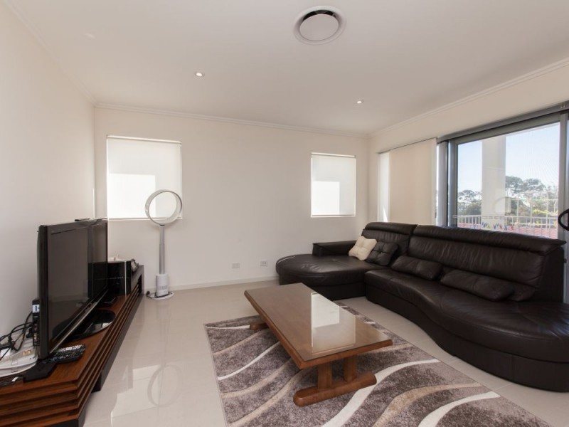 220/23 Robinson Place, Kelvin Grove QLD 4059