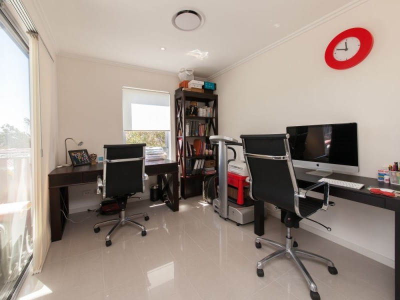220/23 Robinson Place, Kelvin Grove QLD 4059