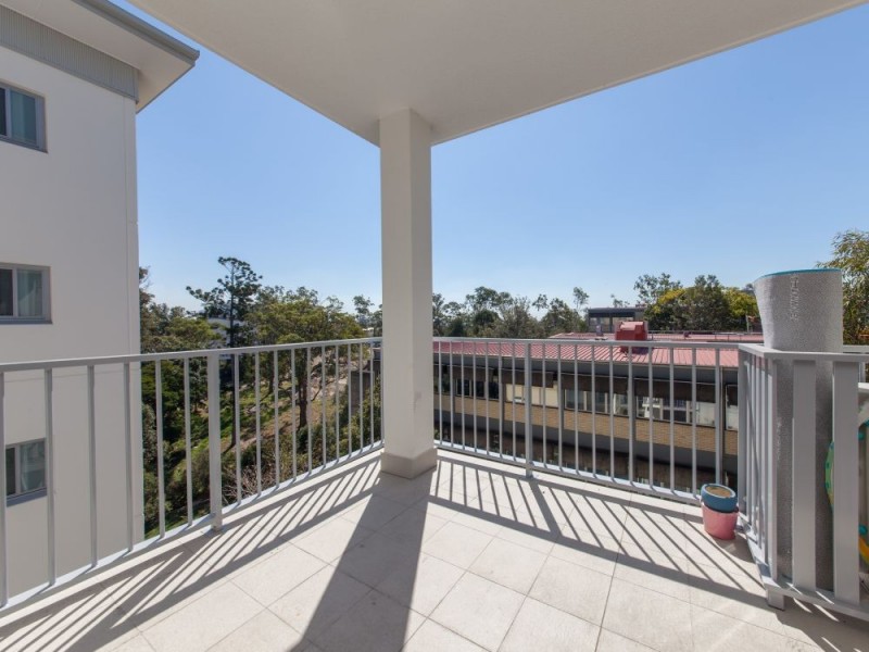 220/23 Robinson Place, Kelvin Grove QLD 4059