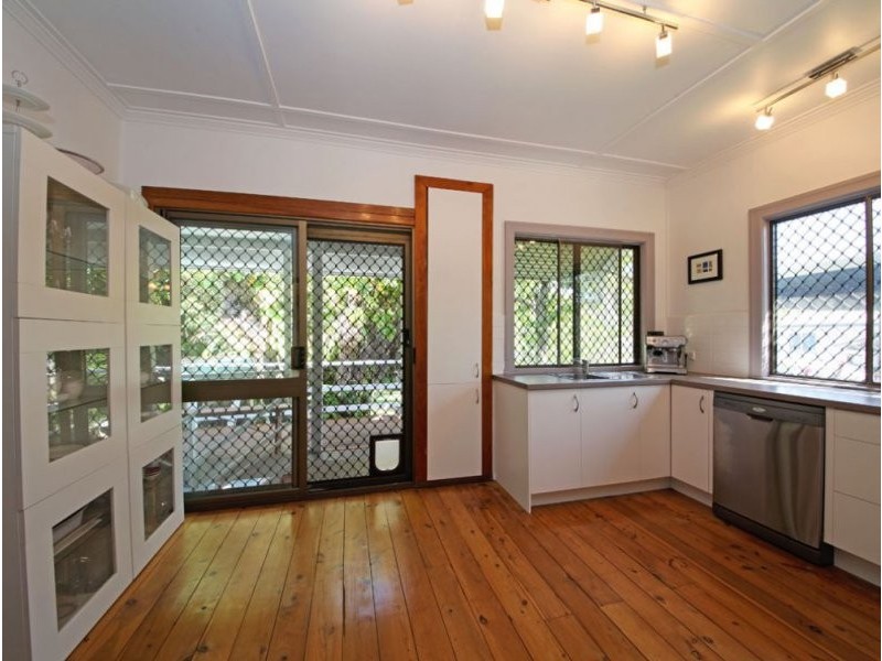 24 Bowen Street, Deagon QLD 4017