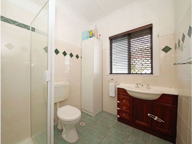 24 Bowen Street, Deagon QLD 4017