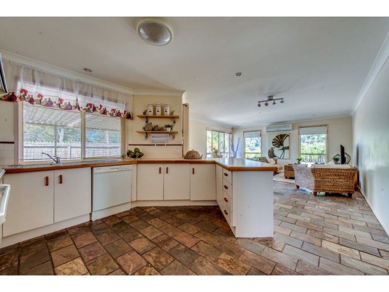 69 Banksia Circuit, Forest Lake QLD 4078