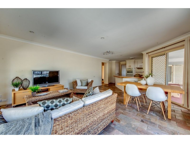 69 Banksia Circuit, Forest Lake QLD 4078