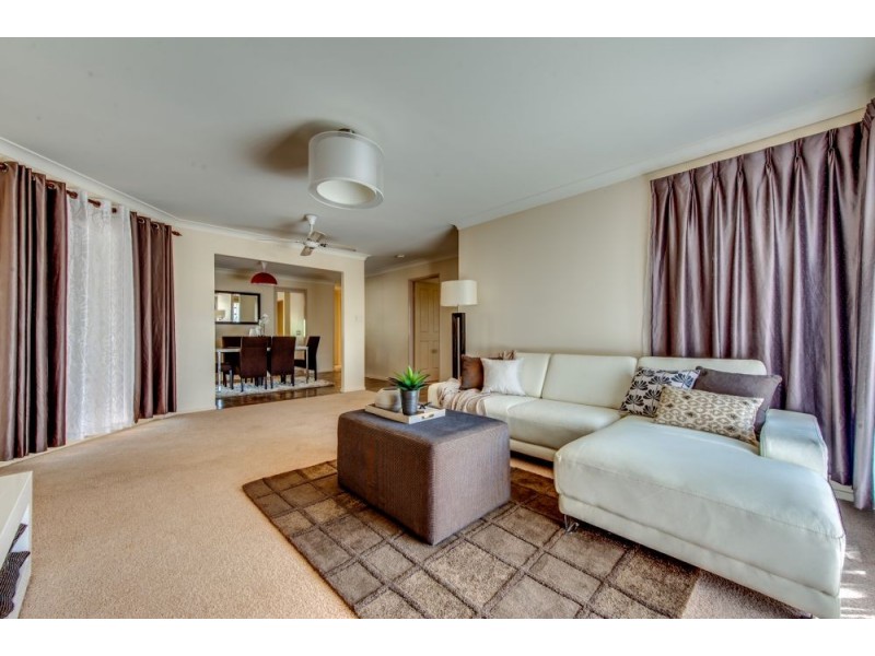 69 Banksia Circuit, Forest Lake QLD 4078