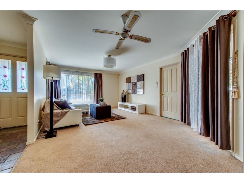 69 Banksia Circuit, Forest Lake QLD 4078