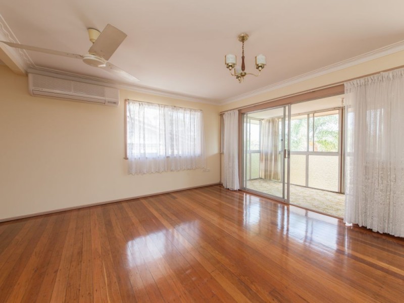 26 Amsterdam St, Wishart QLD 4122