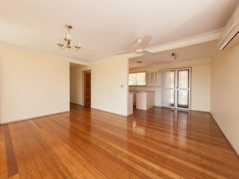 26 Amsterdam St, Wishart QLD 4122