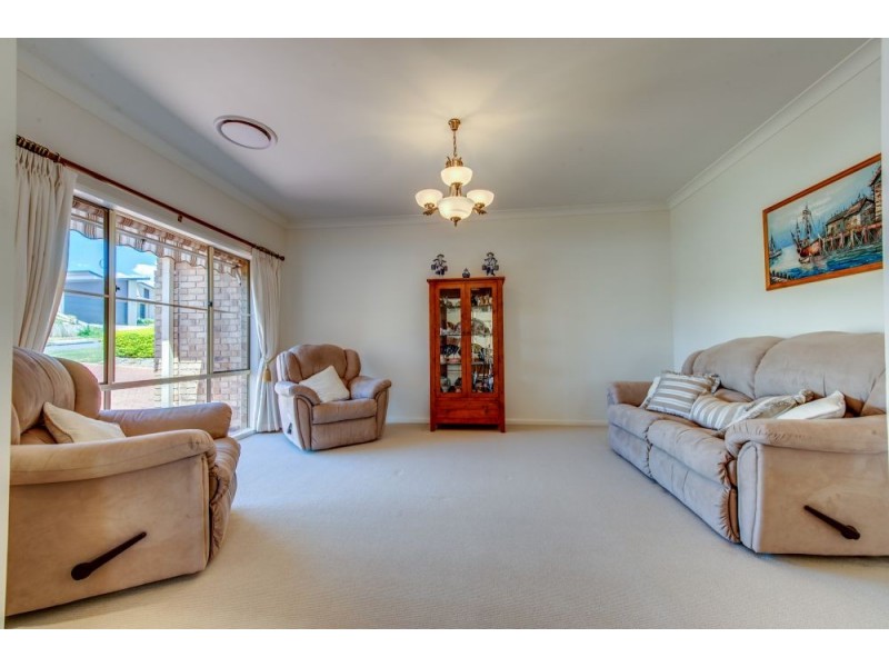 41 Lloyd Bird Crescent, Springfield Lakes QLD 4300