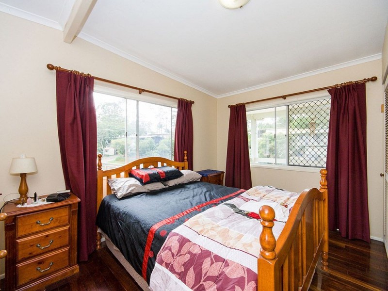 6 Carwell Avenue, Petrie QLD 4502