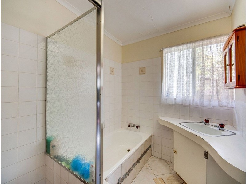 6 Carwell Avenue, Petrie QLD 4502