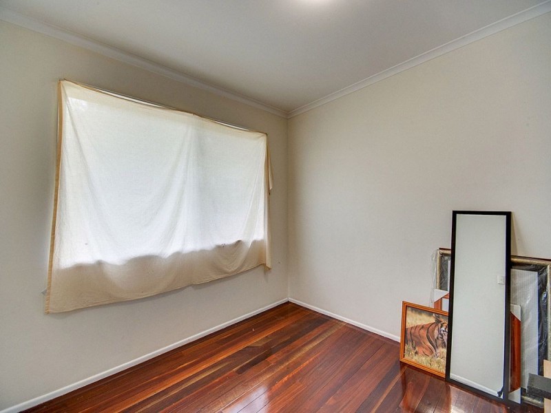 6 Carwell Avenue, Petrie QLD 4502