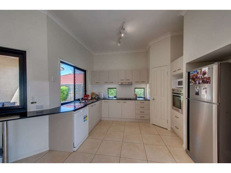 8 Gregory Close, Forest Lake QLD 4078