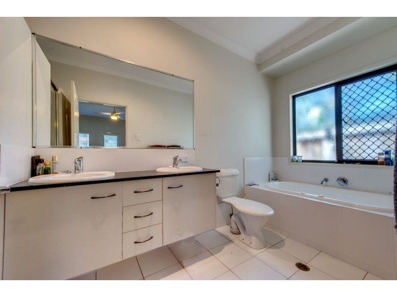 8 Gregory Close, Forest Lake QLD 4078