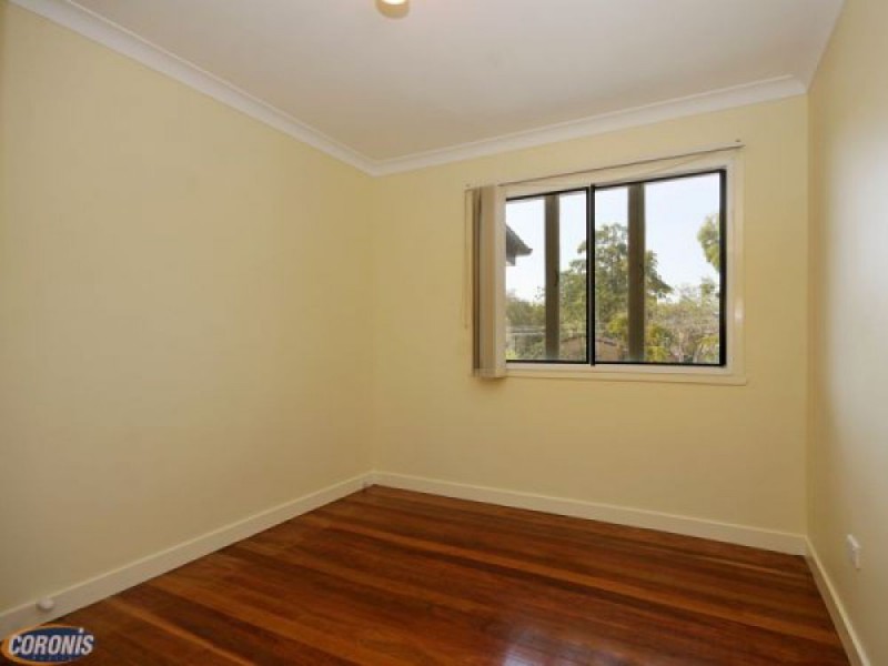 30 Falkirk  Street, Stafford Heights QLD 4053