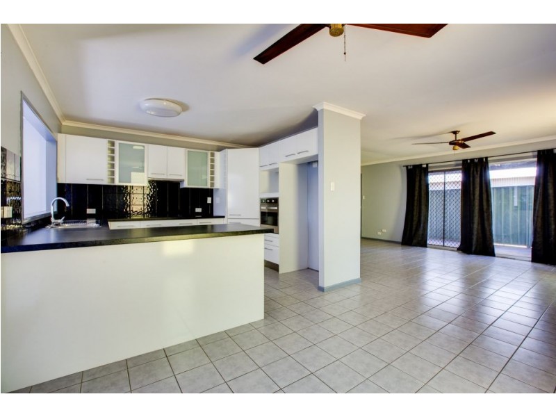 13 Lake Road, Slacks Creek QLD 4127