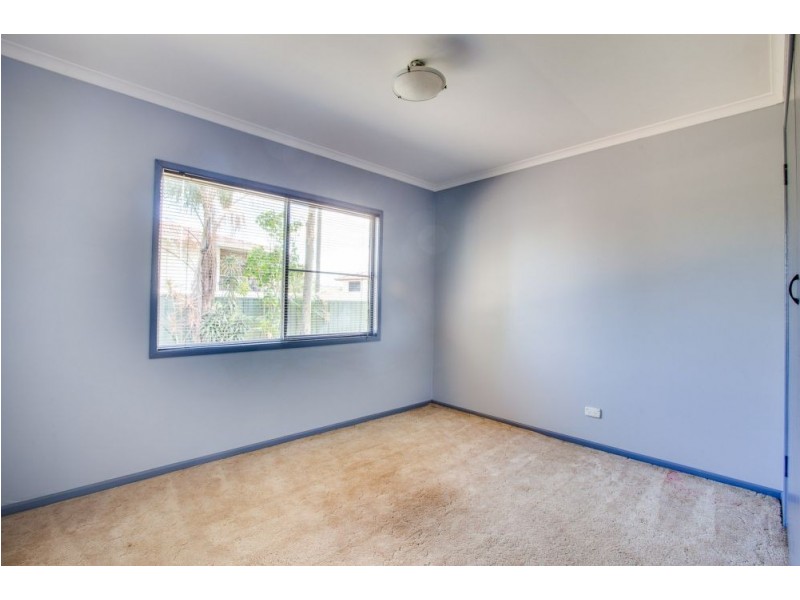 13 Lake Road, Slacks Creek QLD 4127