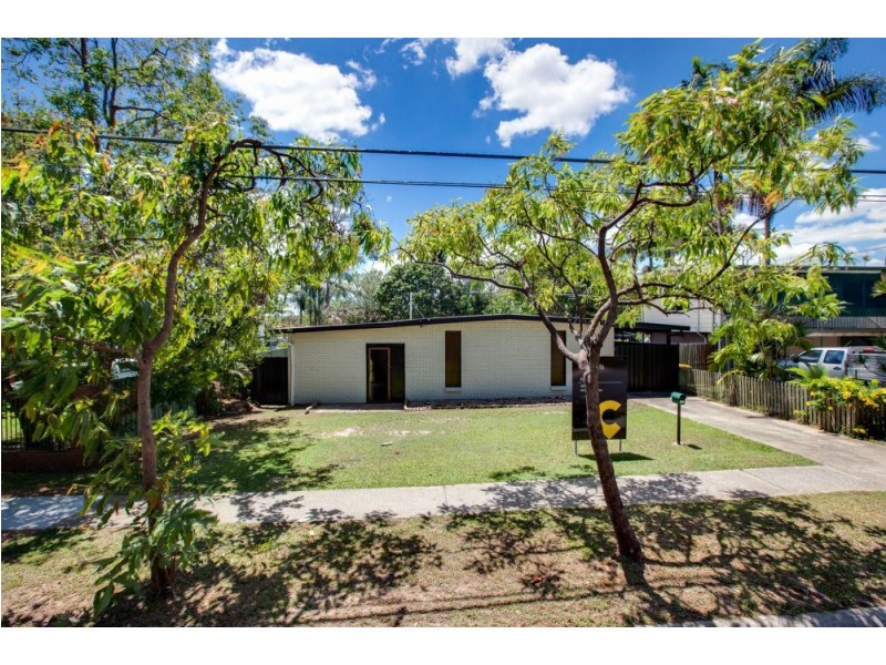 13 Lake Road, Slacks Creek QLD 4127