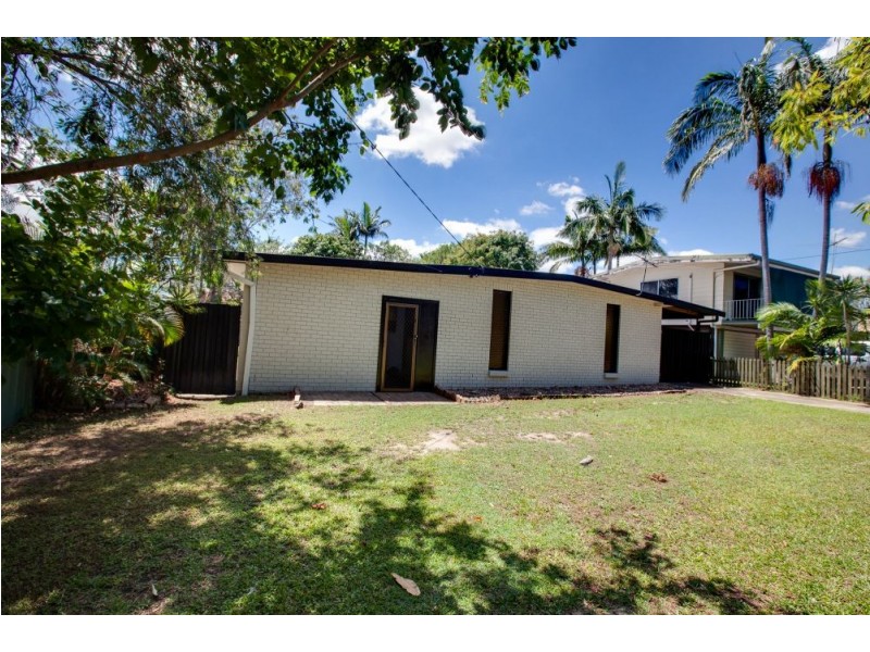13 Lake Road, Slacks Creek QLD 4127