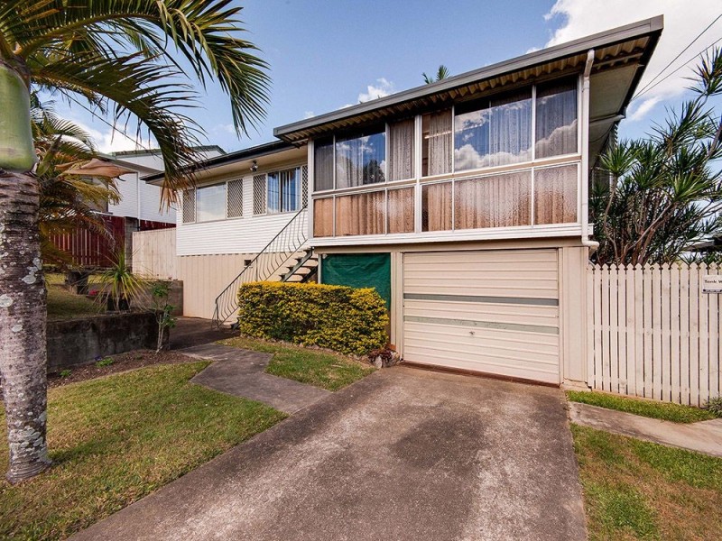 17 Eurobin Crescent, Ferny Hills QLD 4055