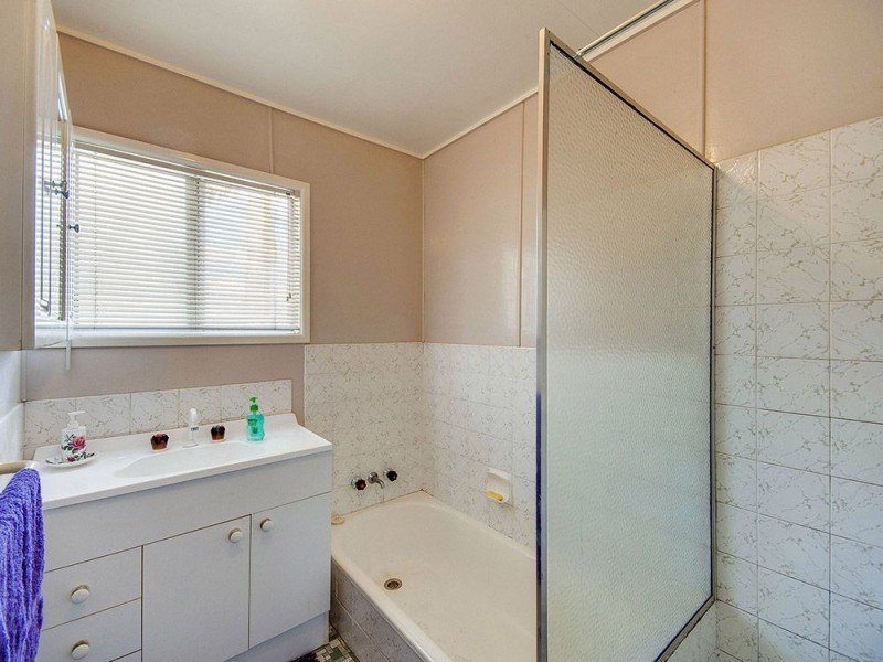 17 Eurobin Crescent, Ferny Hills QLD 4055