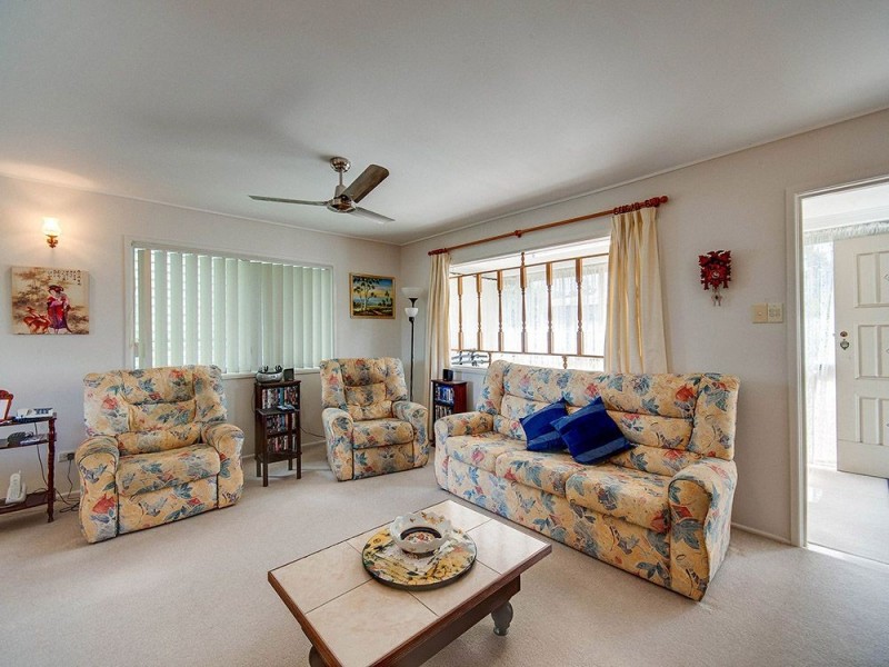 17 Eurobin Crescent, Ferny Hills QLD 4055