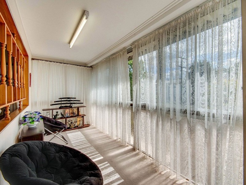 17 Eurobin Crescent, Ferny Hills QLD 4055