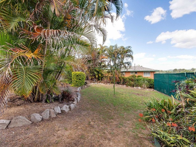 17 Eurobin Crescent, Ferny Hills QLD 4055