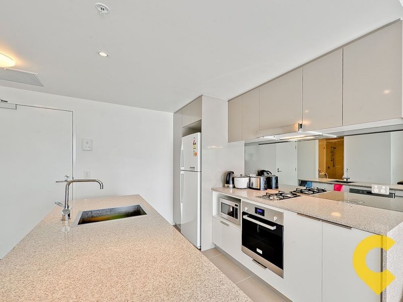 30505/2 Harbour Road, Hamilton QLD 4007